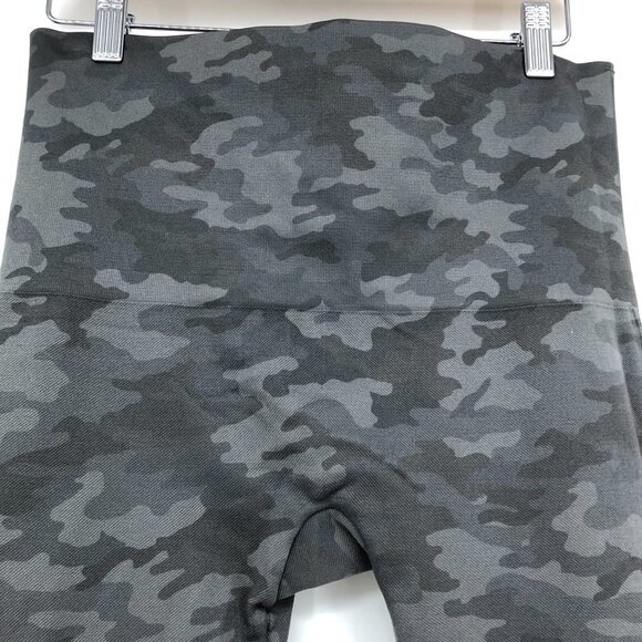 Spanx Look At Me Now cropped Leggings in Sage green / grey Camo size 1X - Picture 9 of 16